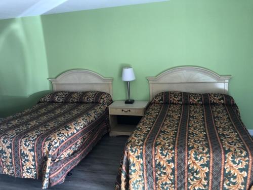 2 double beds
