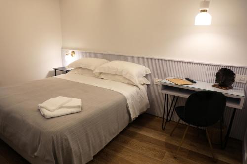 Double Room image 5