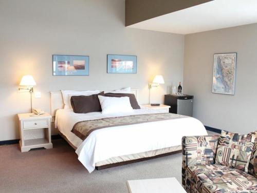 The Quarterdeck Inn & Marina Resort The Quarterdeck Inn & Marina Resort is perfectly located for both business and leisure guests in Port Hardy (BC). The property offers guests a range of services and amenities designed to provide comfo