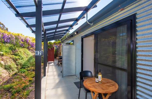 Book the Homestead Queen Suite Homestead Queen Suite