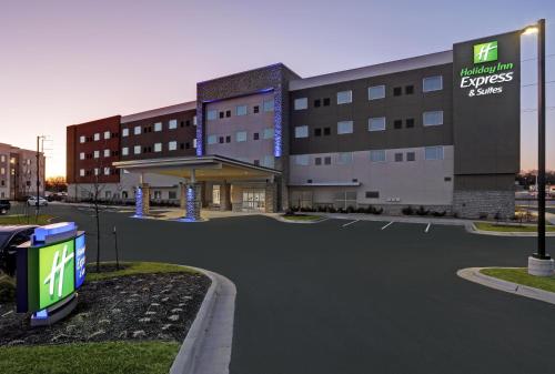 Buitenkant, Holiday Inn Express & Suites - Lenexa - Overland Park Area By IHG in Lenexa