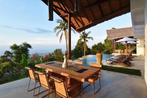 Bali Mimpi luxurious villa with great ocean views!