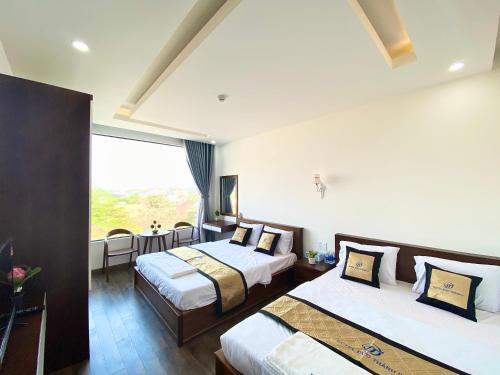 2 queen beds