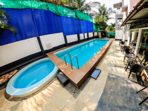 Swimming pool, Mariaariose - Melody of the Sea in Goa