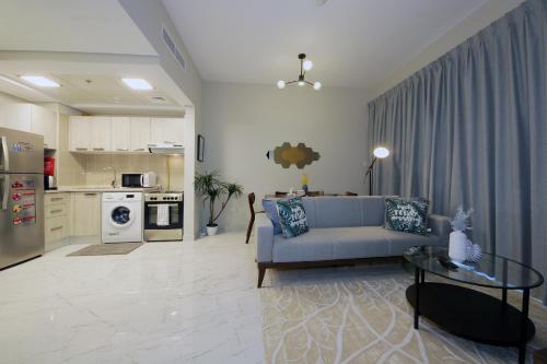 Signature Holiday Homes- Brand New - 1BHK ApartmentMAG 5 Boulevard 515 Dubai - image 2