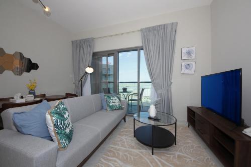 Signature Holiday Homes- Brand New - 1BHK ApartmentMAG 5 Boulevard 515 Dubai - image 3