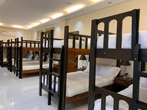 10 double beds