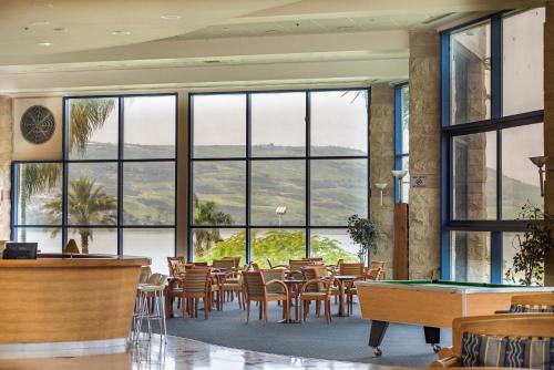 바/라운지, 마간 홀리데이 빌리지 키부츠 호텔 (Maagan Holiday Village Kibbutz Hotel) in 마간