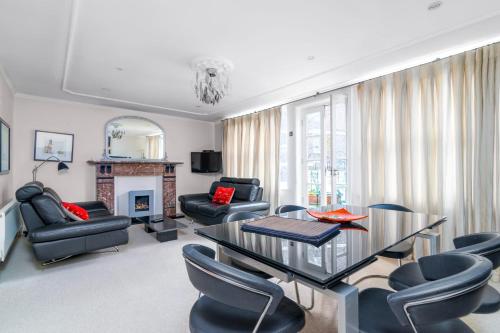 GuestReady - Luxury 2BR flat in Knightsbridge wPatio 4 guests London 