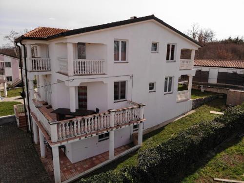Apartments House Topal with pool in Radmani Porec for max 21 persons