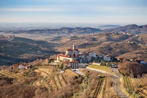 Aldilà Art Rooms, Apartment and Vacation House - Šmartno