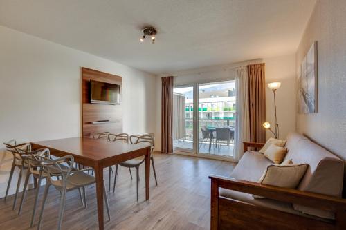 Two-Bedroom Apartment with Balcony (6 Adults)