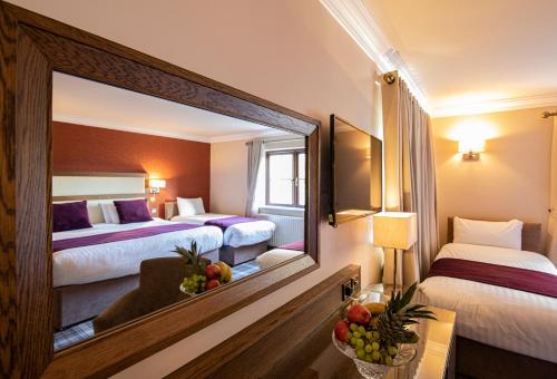 248457703 Flagstaff Lodge