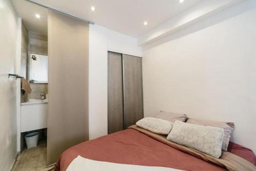 Studio tt équipé parking cœur ville, Var