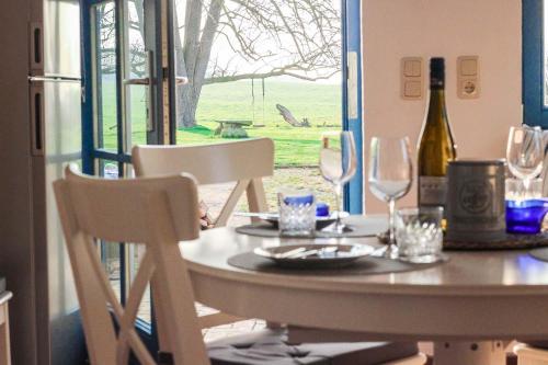 Iekārtas, Ferienwohnungen Ostseestern - 7 Apartments, Obstgarten, Lagerfeuer, Spielplatz, Fußbodenheizung, Par in Am Salzhaff
