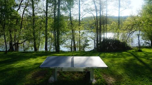 Ferienhaus direkt am See - Kamin, Klima, Sauna und Boot