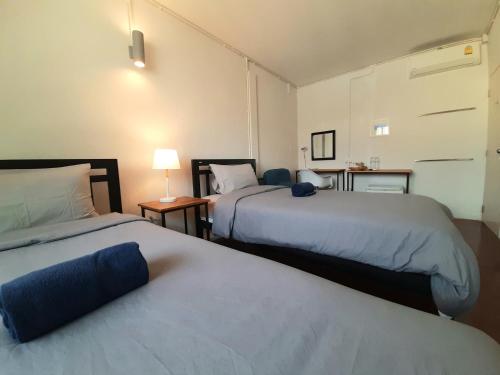 Pingplalee Female House – Bangkok, NY