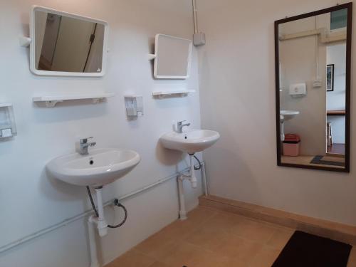 Pingplalee Female House – Bangkok, NY