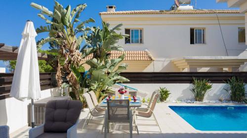 Three-Bedroom Villa image 5