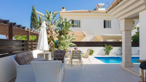 Three-Bedroom Villa image 4