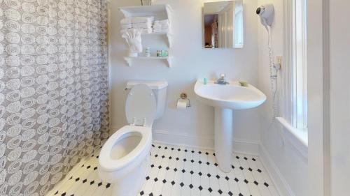 The Ocean Plaza Hotel in Ocean Grove, USA