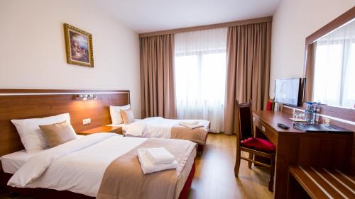 Twin Room with Bathroom