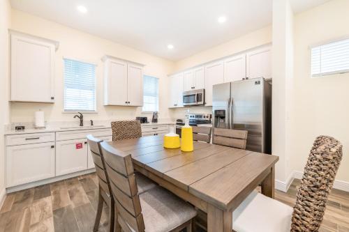 Captivating Cottage with Hotel Amenities Near Disney at Margaritaville 2958SR - image 6