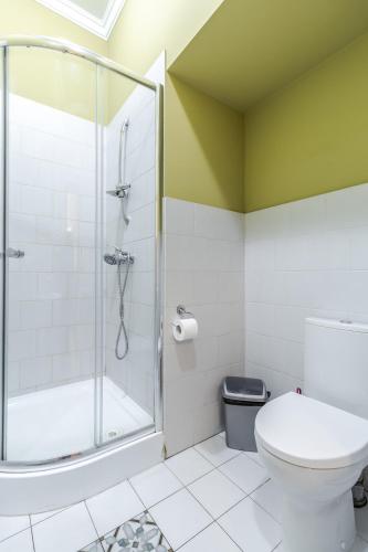 One-Bedroom Apartment image 8