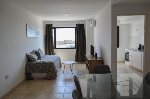 2 bedrooms, 5 beds