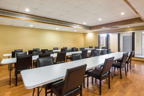 Pocono Inn & Banquet - Stroudsburg - 편의 시설/서비스