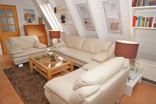 Zeltdachhaus mit TV im Schlafzimme Damp