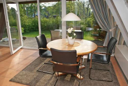 Zeltdachhaus mit TV im Schlafzimme - image 2