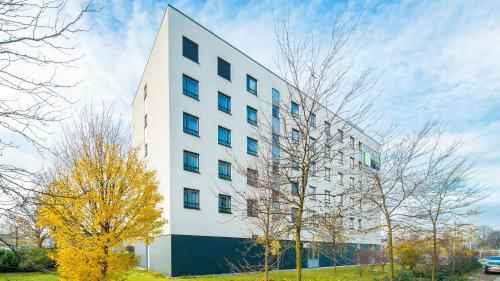 Holiday Inn Express Duesseldorf City Nord an IHG Hotel - image 2