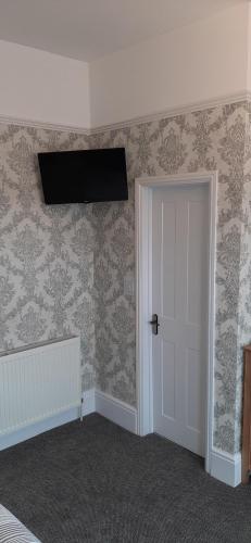Brooke House - image 2