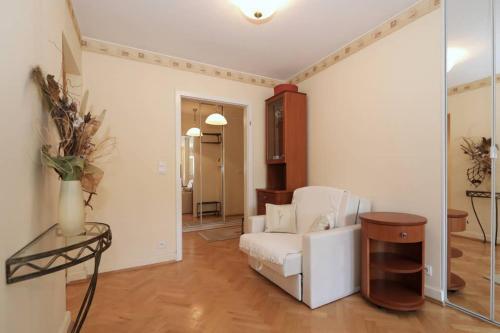 Lucky 13 - bright apartment just by the sea
