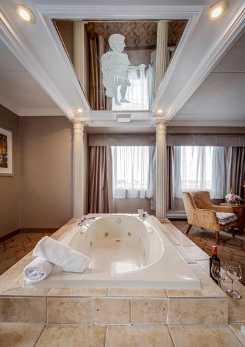 Pezsgőfürdő, Monte Carlo Inn Vaughan Suites in Vaughan (Ontario)