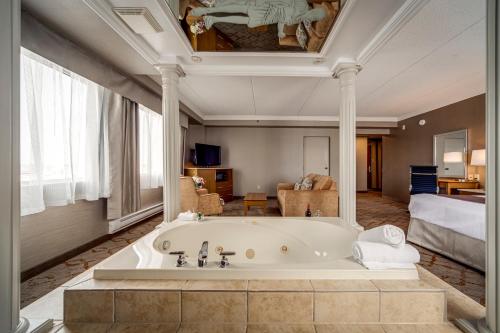 Pezsgőfürdő, Monte Carlo Inn Vaughan Suites in Vaughan (Ontario)