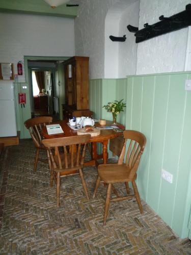 Brackenborough Hall Coach House - Saddle Room - image 6
