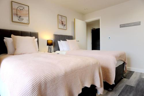 Birmingham NECAirport Interchange shortstay homebase - image 8