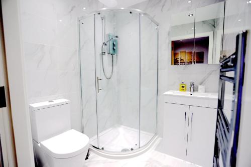 Birmingham NECAirport Interchange shortstay homebase - image 2