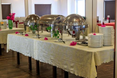 Oceanward Hotel & Resort