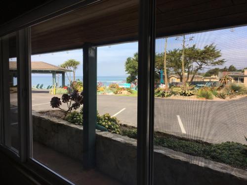 Queen Room with Two Queen Beds with Partial Ocean View