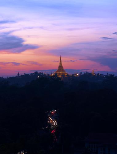 Chatrium Hotel Royal Lake Yangon photo 3