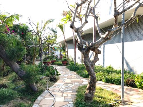 Oceanward Hotel & Resort