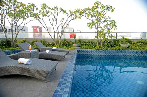 CROWN PRINCE Hotel Surabaya Managed by Midtown Indonesia