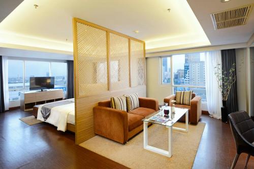 CROWN PRINCE Hotel Surabaya Managed by Midtown Indonesia