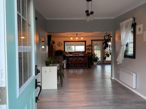 Sunrise Cabin secluded beach front accommodation in Sandspit (BC)