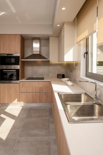 Kitchen, Kagiemar Luxury House in Theriso