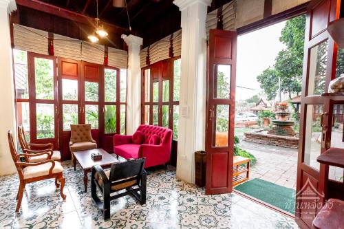 Előcsarnok, Baan Lhang Wangh in Ban Khlong