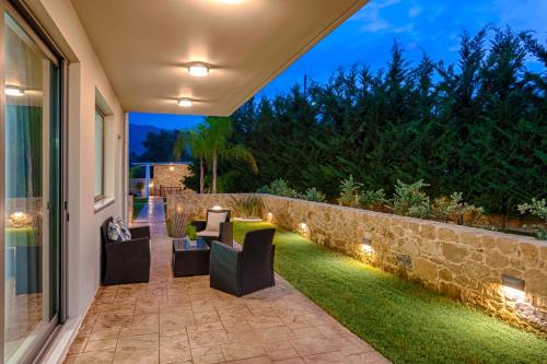 Exterior view, Kagiemar Luxury House in Theriso